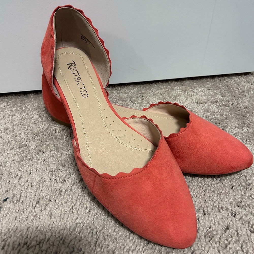 Coral dress shoes size 9.5 W. Only worn a few times